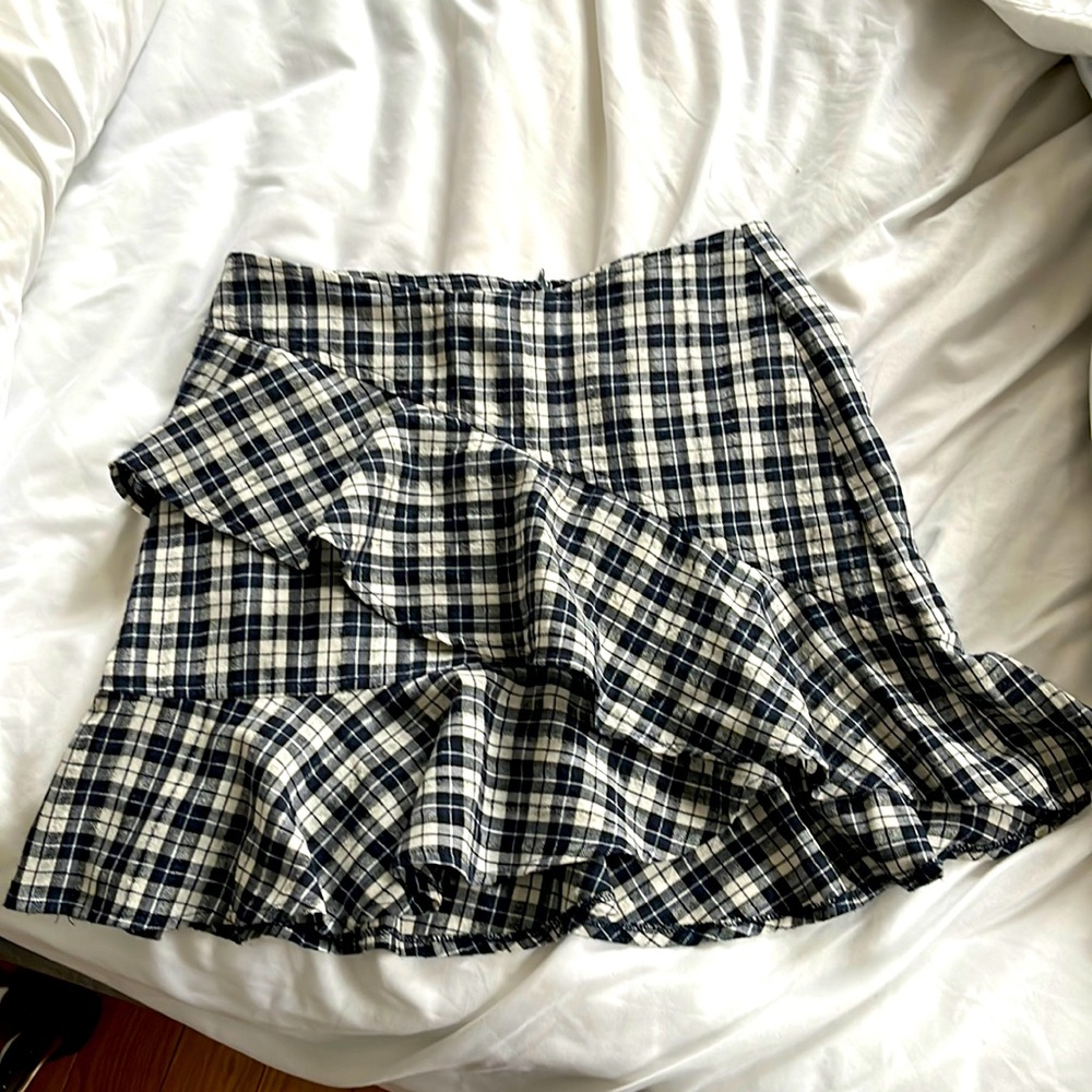 Plaid miniskirt. Size medium.